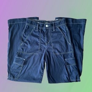 Cargo pants, wide leg 90s style